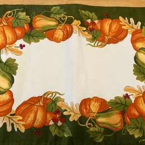 Festive Pumpkin and Leaf Tablecloth and 6 placemats